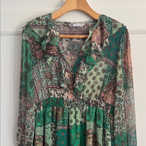 Zara Green Flowy Patchwork Long Sleeve Dress with Elastic Waist. - Picture 2 of 8